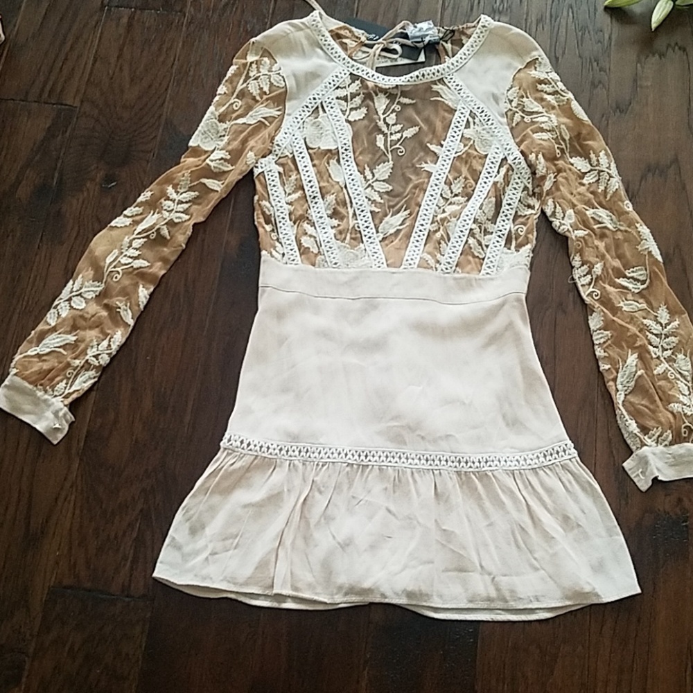 🦄 Emelia Dress - Picture 2 of 4